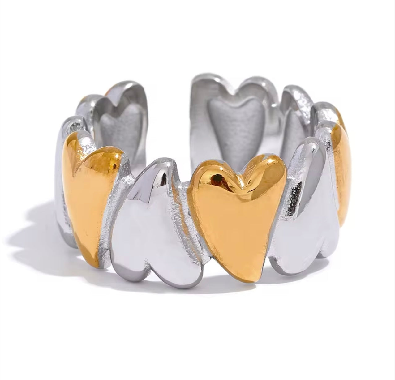 QUEEN OF HEARTS RING