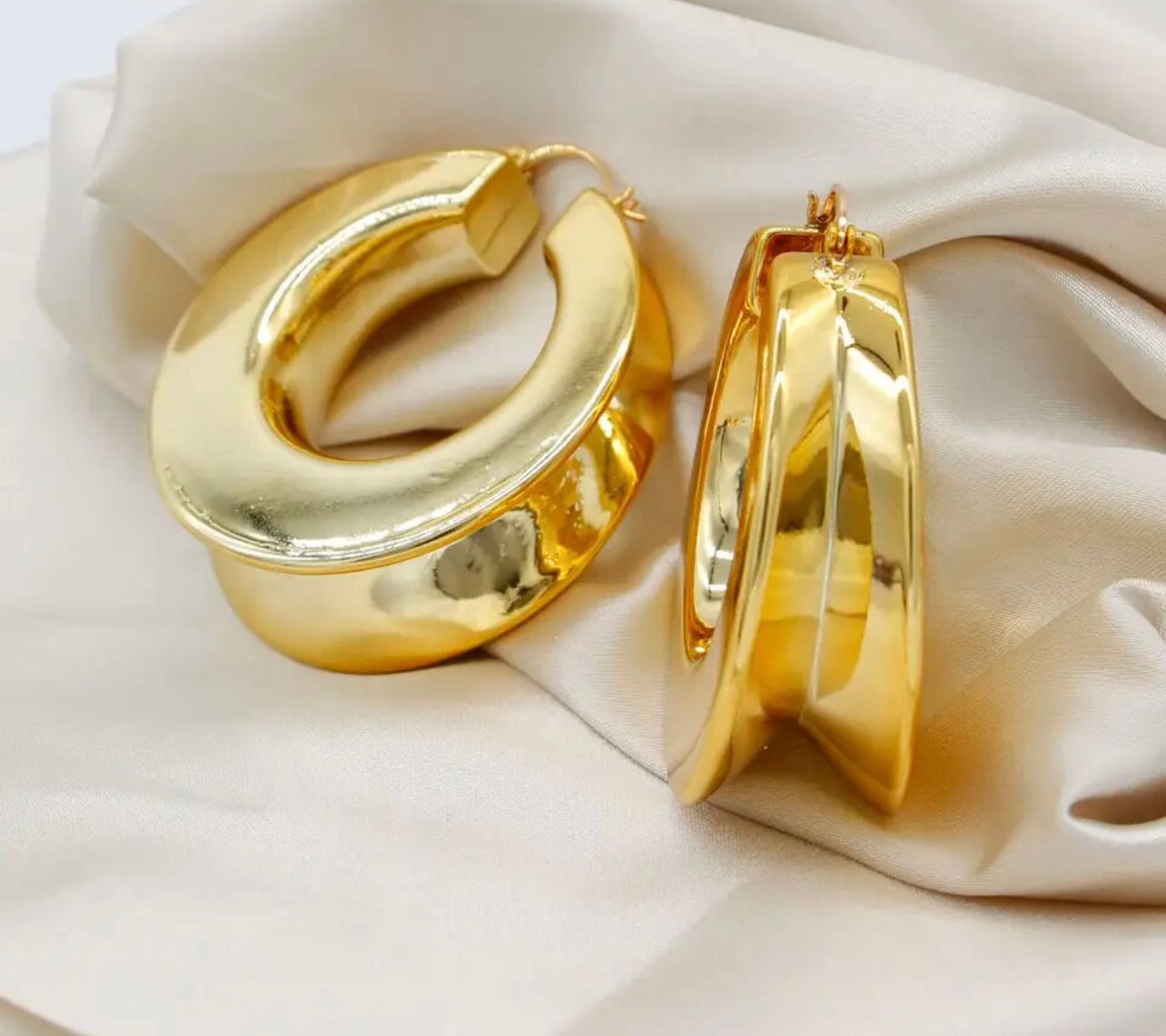 TEMI CHUNKY HOOP EARRINGS