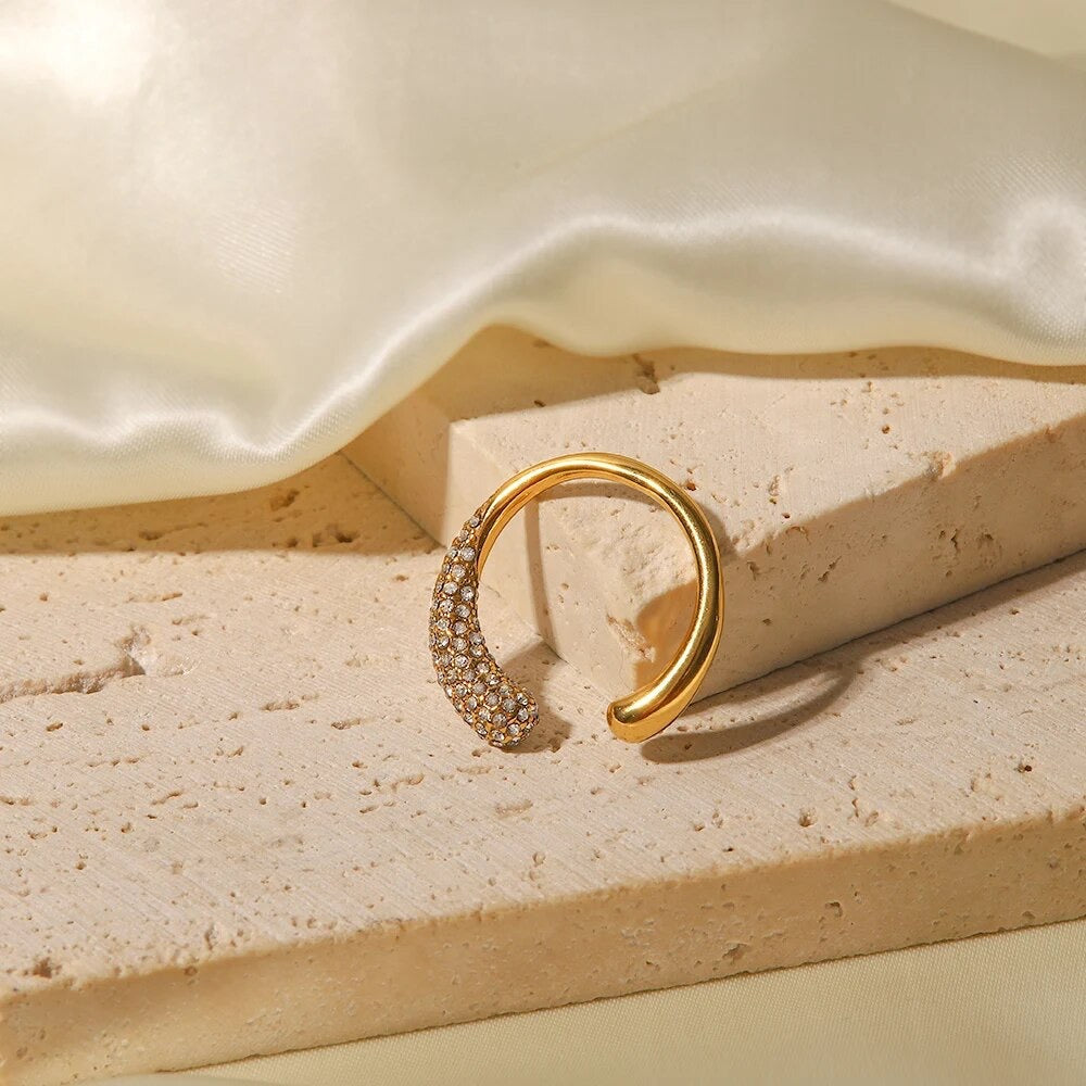 CLASSY NOT FLASHY RING