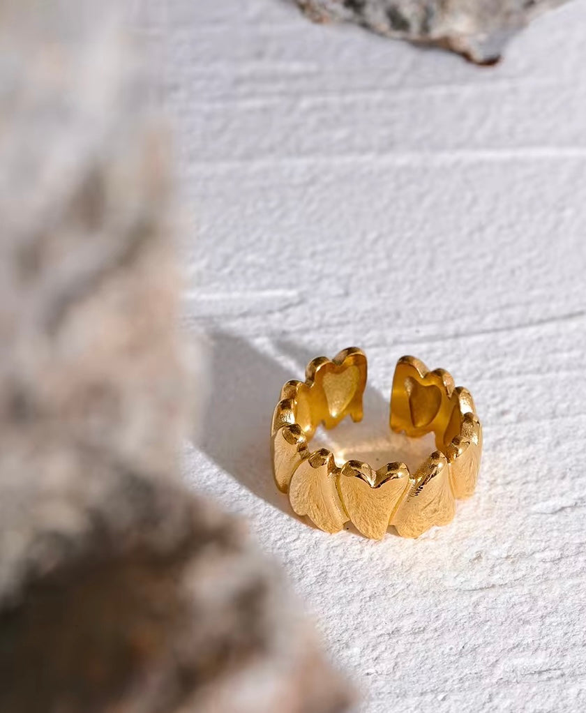 QUEEN OF HEARTS RING