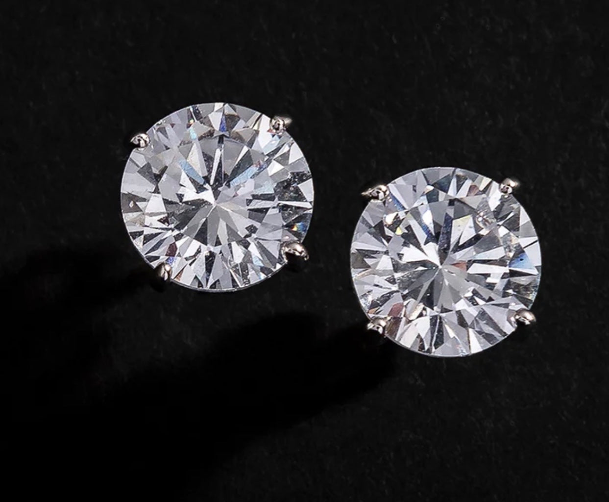MEN’S EARRING