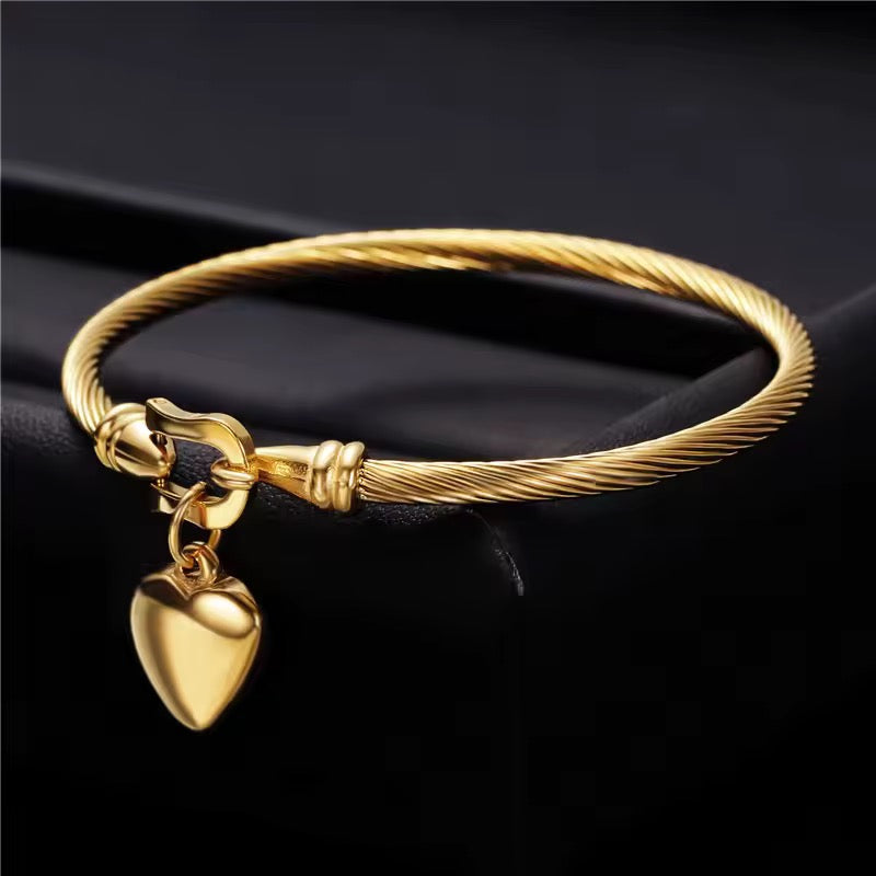 HEART & BAG ON LOCK BRACELET