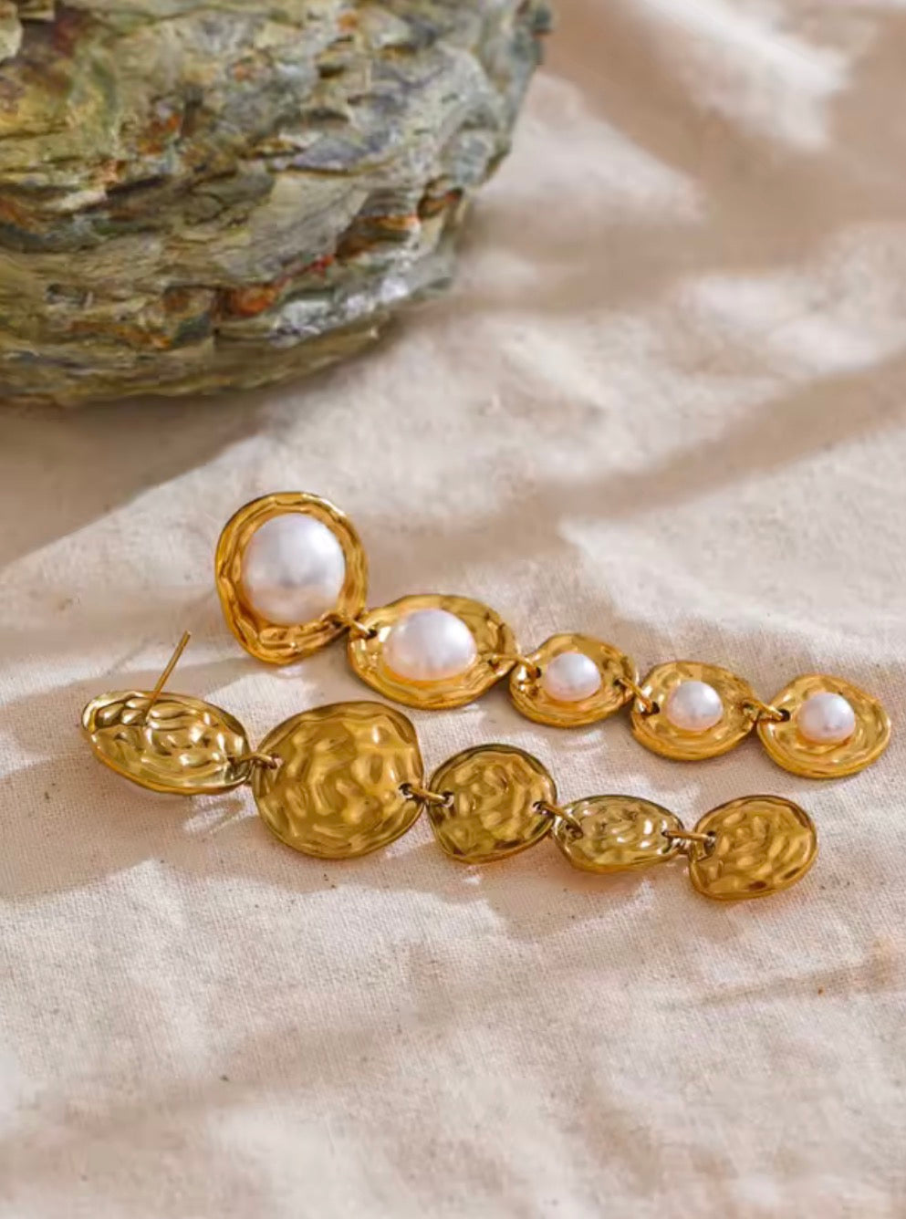 OLD MONEY DRIP EARRINGS