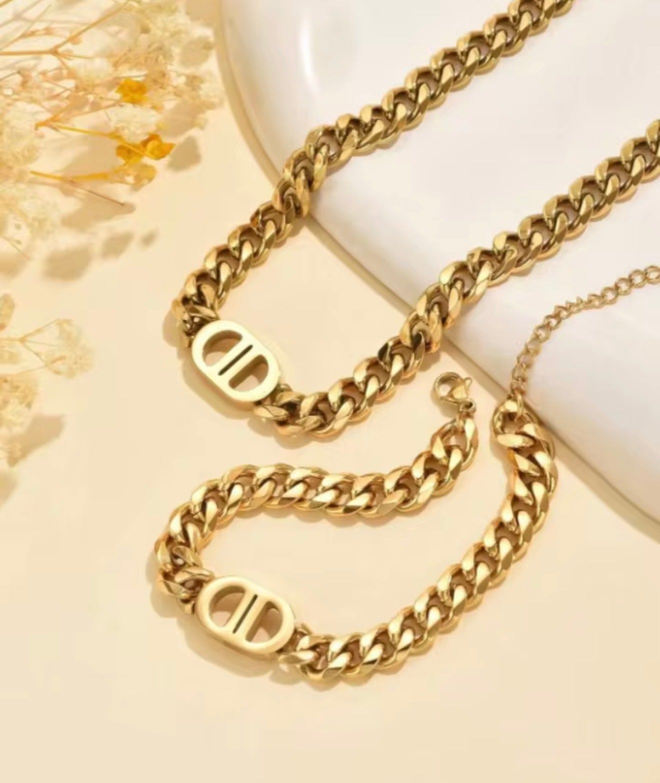 The Icon Necklace